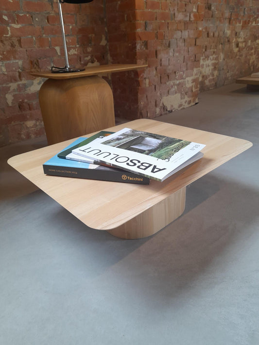 Nikari, April sidetable ash