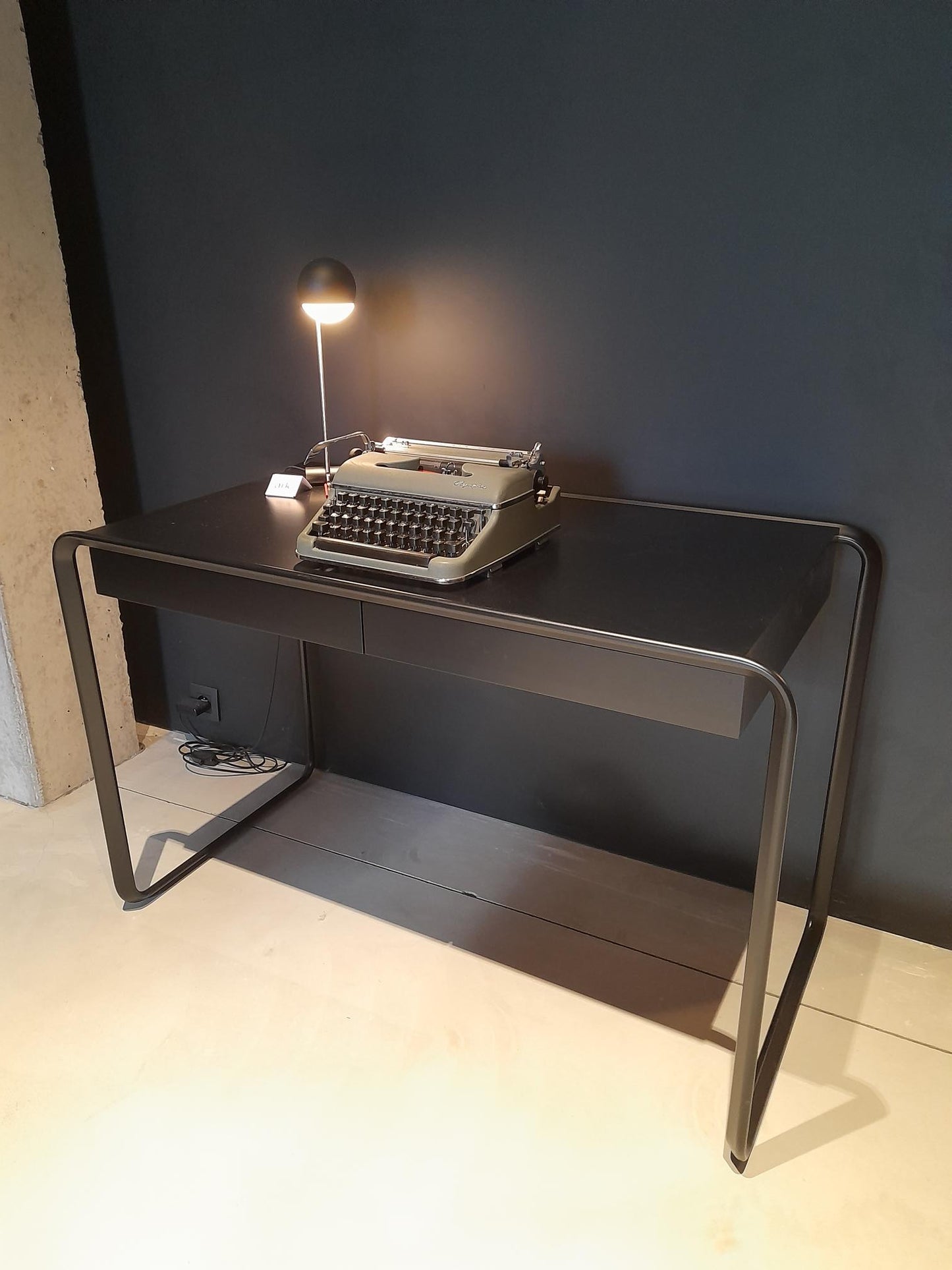 Tecta, Oblique desk